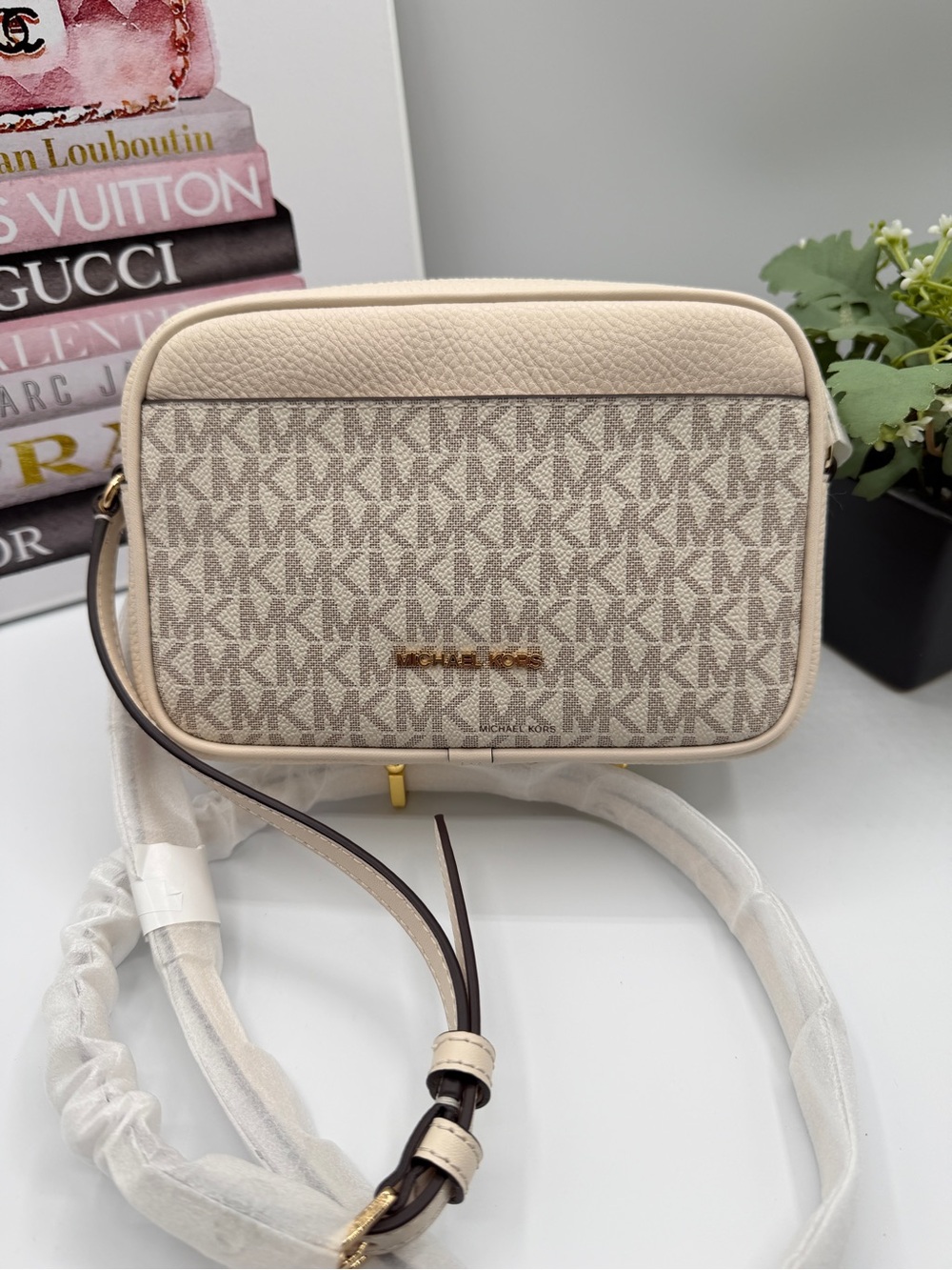 Michael Kors NWT Jet Set Signature Logo Crossbody Bag